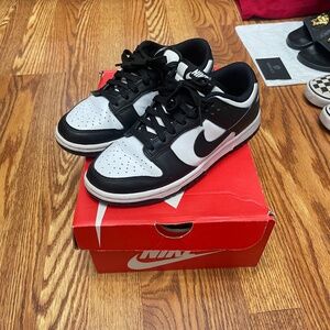 Nike pandas dunk low Women’s Size 6